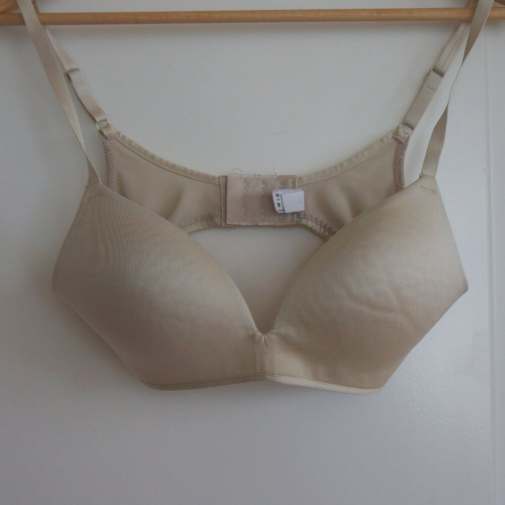 Wire-free bra (free with purchase)